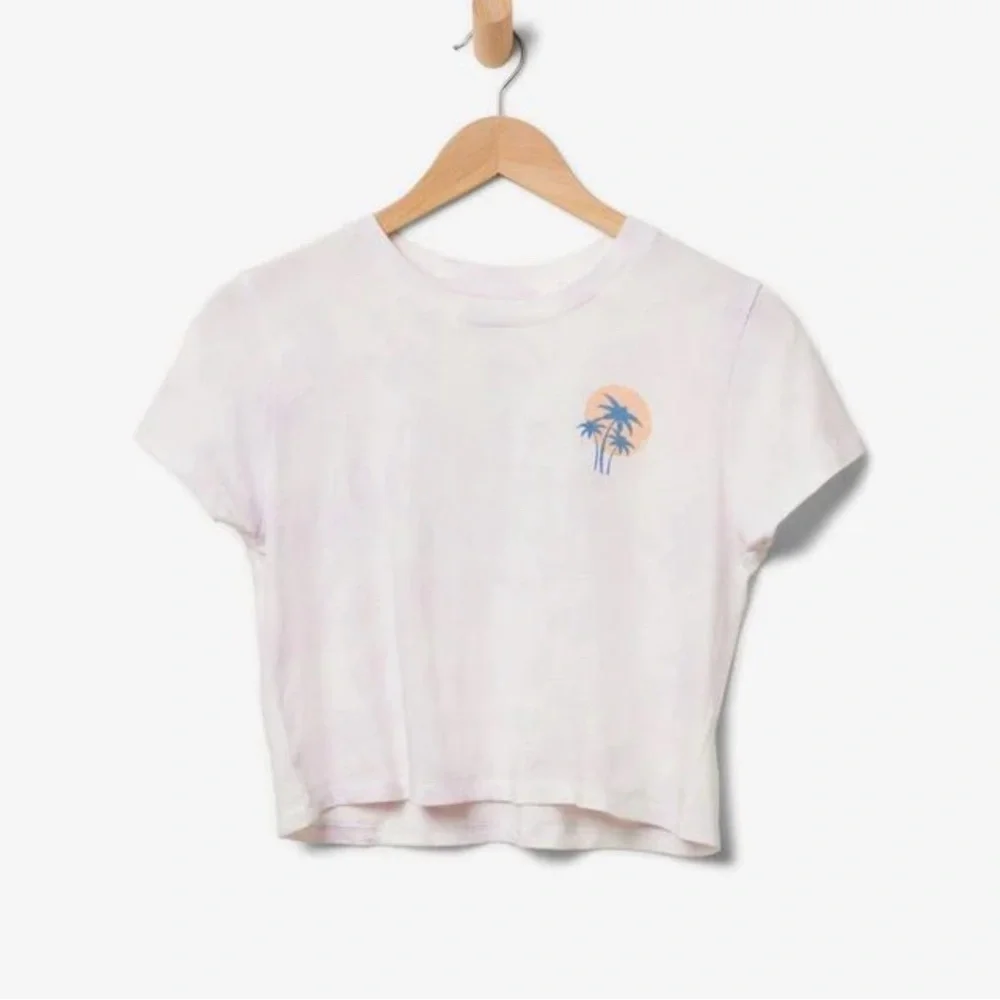 PURA VIDA Surf Tour Crop tee top t-shirt design on the back size M - Picture 7 of 8
